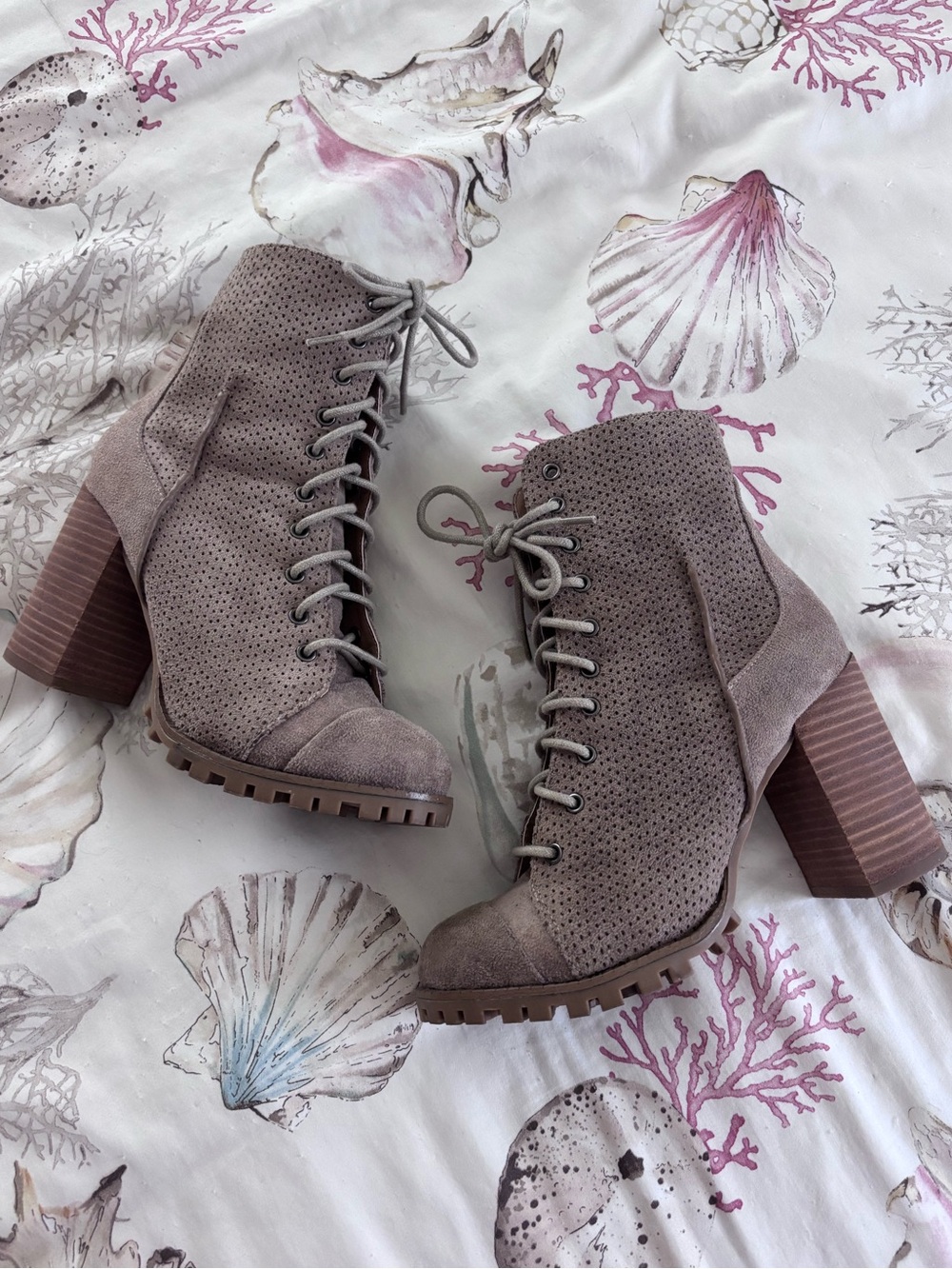 Report boots